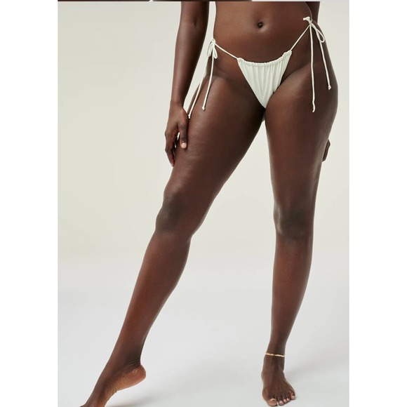NWT Good American Tiny Ties Bikini Bottom in Ivory size 2 Med - Picture 1 of 9
